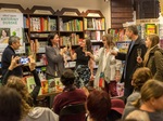 Přítomní hosté knize popřáli velké množství spokojených čtenářů a Nakladatelství JOTA spoustu malých zázraků.  Foto: Michal Odehnal